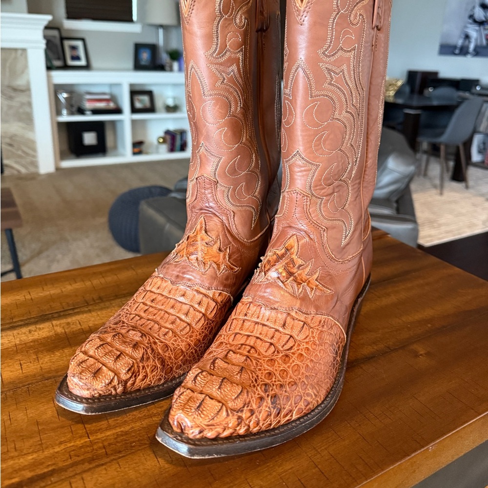Lucchese cowboy western boots. Caiman boot. 10.5 almost new.